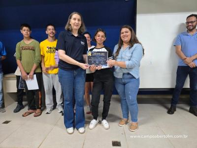 Centro da Juventude e RÃ¡dio Campo Aberto realizaram a Entrega Certificados aos Alunos do Projeto Jovens Comunicadores