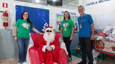 Entrega de presentes do Papai Noel dos Correios leva alegria Ã s crianÃ§as em Laranjeiras do Sul