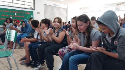 Entrega de presentes do Papai Noel dos Correios leva alegria Ã s crianÃ§as em Laranjeiras do Sul