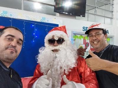 Entrega de presentes do Papai Noel dos Correios leva alegria Ã s crianÃ§as em Laranjeiras do Sul