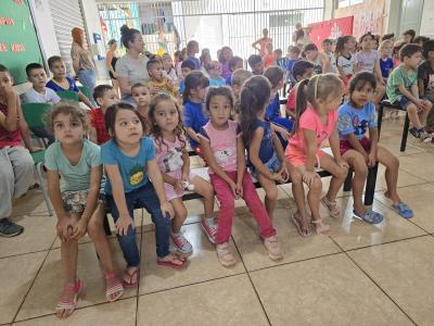 Papai Noel dos Correios entregou os Ãºltimos presentes na tarde desta sexta em Laranjeiras do Sul
