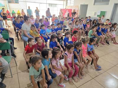 Papai Noel dos Correios entregou os Ãºltimos presentes na tarde desta sexta em Laranjeiras do Sul