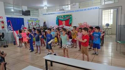 Papai Noel dos Correios entregou os Ãºltimos presentes na tarde desta sexta em Laranjeiras do Sul