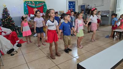 Papai Noel dos Correios entregou os Ãºltimos presentes na tarde desta sexta em Laranjeiras do Sul