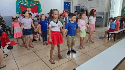 Papai Noel dos Correios entregou os Ãºltimos presentes na tarde desta sexta em Laranjeiras do Sul