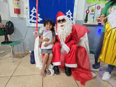 Papai Noel dos Correios entregou os Ãºltimos presentes na tarde desta sexta em Laranjeiras do Sul