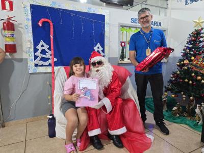 Papai Noel dos Correios entregou os Ãºltimos presentes na tarde desta sexta em Laranjeiras do Sul