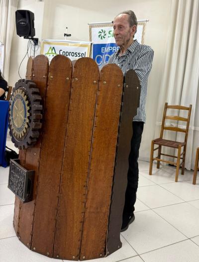 Dr. Rangel lanÃ§a 2Âª ediÃ§Ã£o de livro