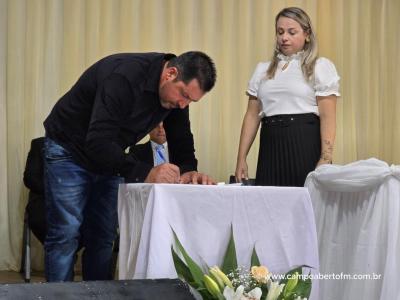 Vanderlei Wolff toma posse para 2Âº mandato como prefeito de Porto Barreiro