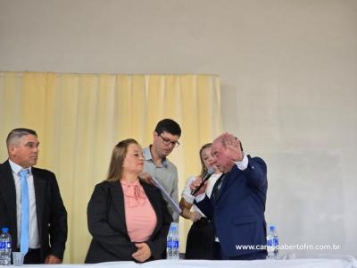 Vanderlei Wolff toma posse para 2Âº mandato como prefeito de Porto Barreiro