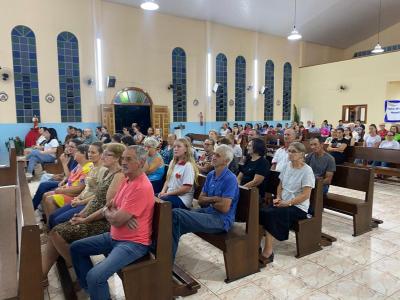 2Âº dia do TrÃ­duo de SÃ£o JosÃ© no Bairro Cristo Rei teve mais uma vez a Igreja lotada