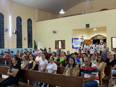 2Âº dia do TrÃ­duo de SÃ£o JosÃ© no Bairro Cristo Rei teve mais uma vez a Igreja lotada
