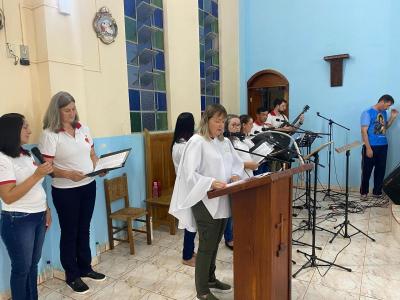 2Âº dia do TrÃ­duo de SÃ£o JosÃ© no Bairro Cristo Rei teve mais uma vez a Igreja lotada