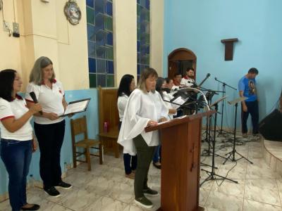 2Âº dia do TrÃ­duo de SÃ£o JosÃ© no Bairro Cristo Rei teve mais uma vez a Igreja lotada