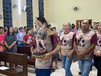 2Âº dia do TrÃ­duo de SÃ£o JosÃ© no Bairro Cristo Rei teve mais uma vez a Igreja lotada