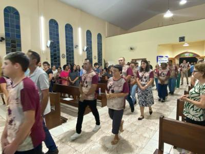2Âº dia do TrÃ­duo de SÃ£o JosÃ© no Bairro Cristo Rei teve mais uma vez a Igreja lotada