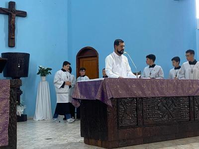 2Âº dia do TrÃ­duo de SÃ£o JosÃ© no Bairro Cristo Rei teve mais uma vez a Igreja lotada
