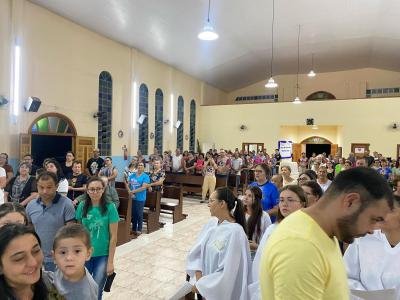 2Âº dia do TrÃ­duo de SÃ£o JosÃ© no Bairro Cristo Rei teve mais uma vez a Igreja lotada