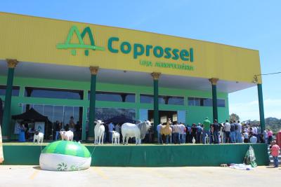 Coprossel inaugura Loja AgropecuÃ¡ria e reforÃ§a compromisso com o desenvolvimento regional