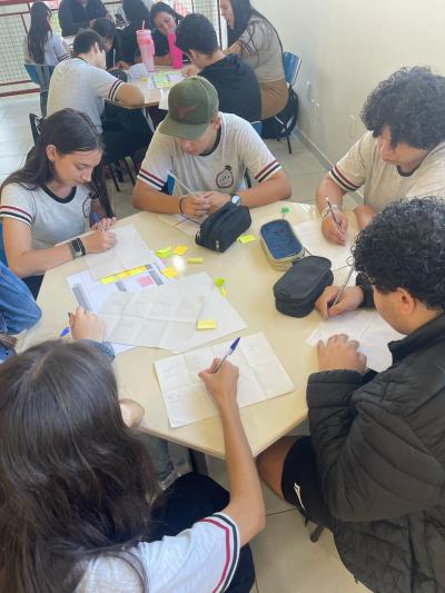 Escola Técnica de Laranjeiras do Sul realiza IdeiAção em parceria com o SEBRAE e empresas locais