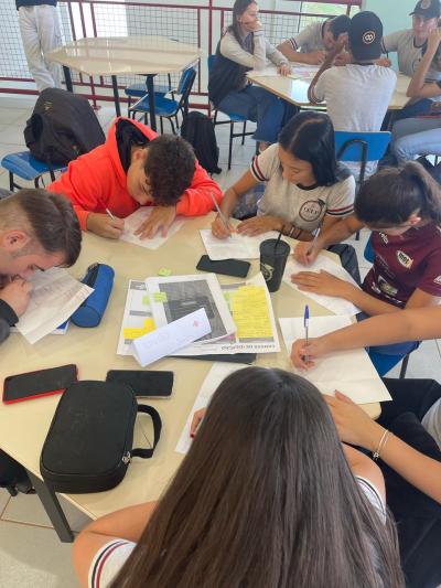 Escola Técnica de Laranjeiras do Sul realiza IdeiAção em parceria com o SEBRAE e empresas locais