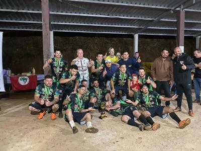 Os Penetras, 10 de Maio e Garotas em Campo sÃ£o os CampeÃµes no Futebol Sete do Recanto Esportivo 