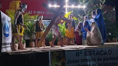 ProcissÃ£o Luminosa reÃºne milhares de fiÃ©is nas ruas de Laranjeiras do Sul