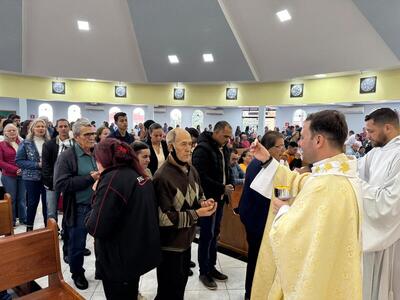 Celebração em louvor a Santo Antônio em Rio Bonito do Iguaçu reuniu centenas de fiéis