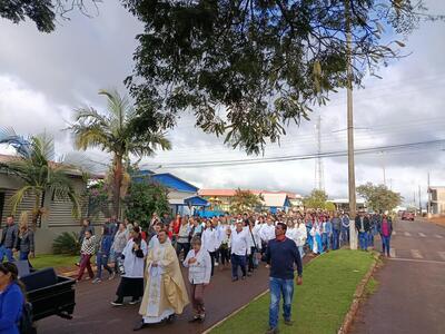 Celebração em louvor a Santo Antônio em Rio Bonito do Iguaçu reuniu centenas de fiéis
