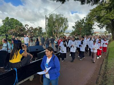 Celebração em louvor a Santo Antônio em Rio Bonito do Iguaçu reuniu centenas de fiéis