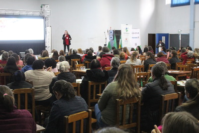 Encontro Regional de Mulheres reúne cerca de 300 participantes em Laranjeiras do Sul