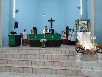 Nem mesmo a chuva espantou os fiéis no encerramento dos Tríduos em honra a Nossa Senhora do Perpétuo Socorro no Bairro Cristo Rei