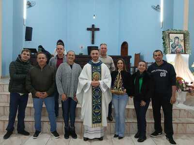 Nem mesmo a chuva espantou os fiéis no encerramento dos Tríduos em honra a Nossa Senhora do Perpétuo Socorro no Bairro Cristo Rei