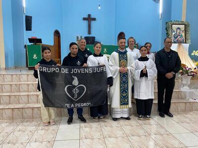 Nem mesmo a chuva espantou os fiéis no encerramento dos Tríduos em honra a Nossa Senhora do Perpétuo Socorro no Bairro Cristo Rei