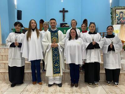 Nem mesmo a chuva espantou os fiéis no encerramento dos Tríduos em honra a Nossa Senhora do Perpétuo Socorro no Bairro Cristo Rei