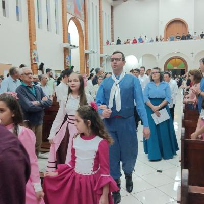 LS: Mateada reúne famílias na praça