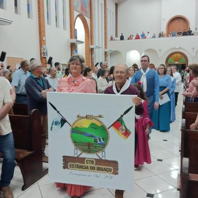 LS: Mateada reúne famílias na praça
