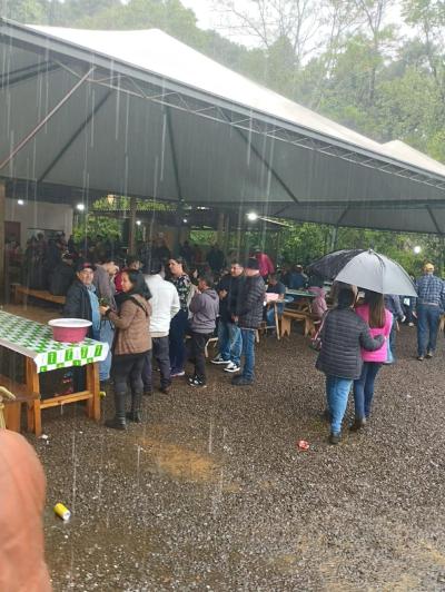 Festa de Nossa Senhora Aparecida em Rio Novo atraiu centenas de novotos