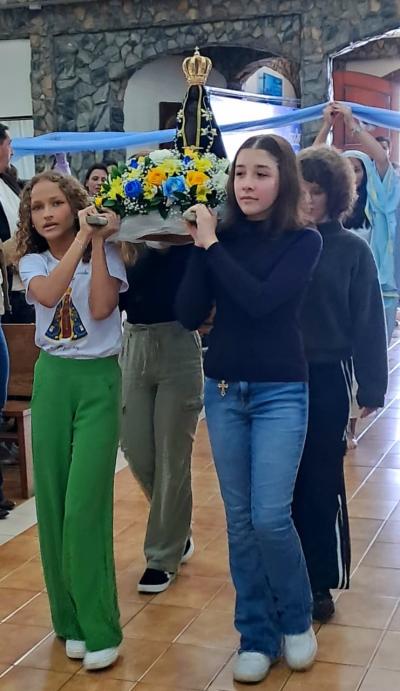 Quinta celebração do domingo reúne fiéis e destaca Missa das Crianças no Santuário de Nossa Senhora Aparecida
