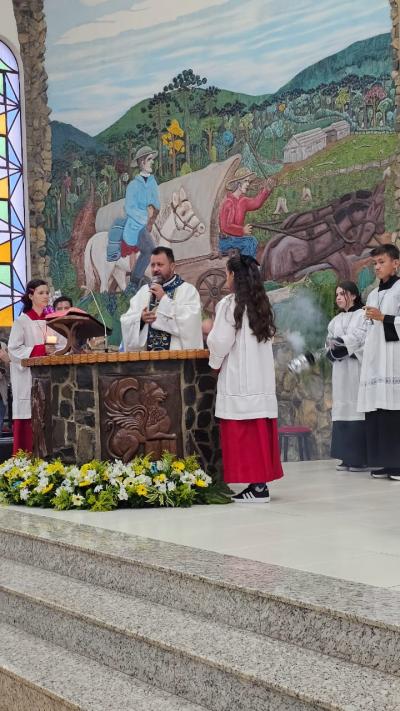 Missa de Ação de Graças encerrou a promoção.religiosa da Festa de Nossa Senhora Aparecida em Laranjeiras do Sul