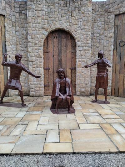 Romaria da Imagem Peregrina de Laranjeiras do Sul retorna de Aparecida com fé renovada e corações cheios de amor