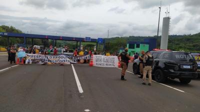 Encerrada a manifestação dos produtores de leite na praça de pedágio de Laranjeiras do Sul