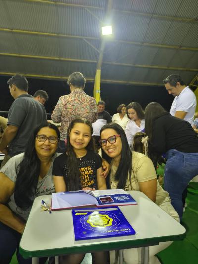 LS: Noite de Autógrafos encanta na Escola Municipal Aluísio Maier