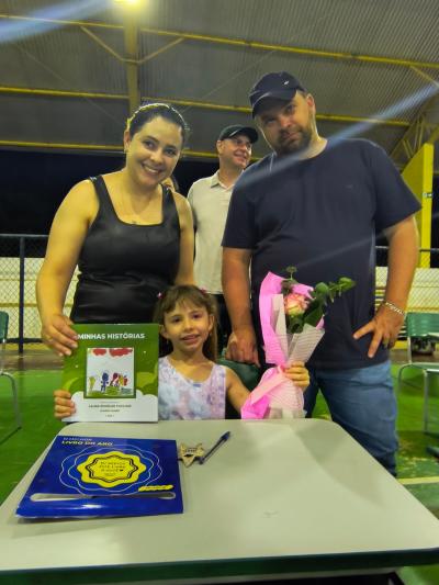 LS: Noite de Autógrafos encanta na Escola Municipal Aluísio Maier