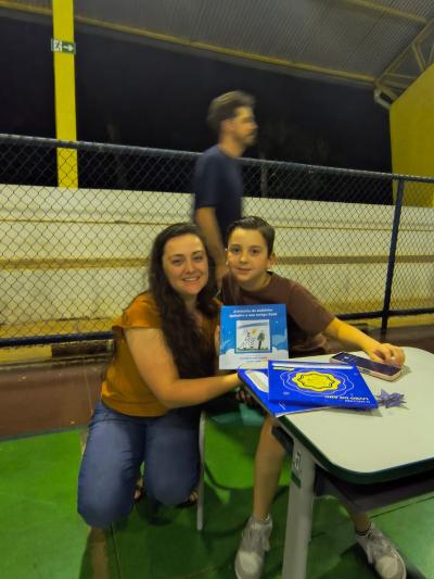 LS: Noite de Autógrafos encanta na Escola Municipal Aluísio Maier