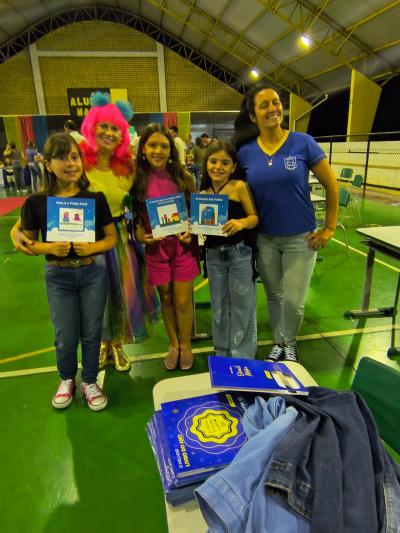 LS: Noite de Autógrafos encanta na Escola Municipal Aluísio Maier