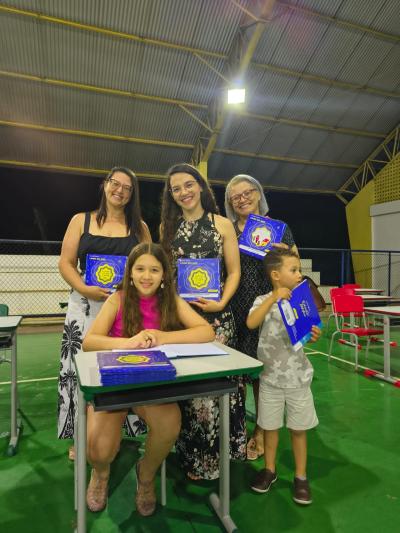 LS: Noite de Autógrafos encanta na Escola Municipal Aluísio Maier
