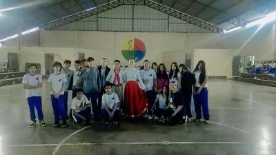 LS: Colégio Floriano realizou Seminário com Mostra de Danças 