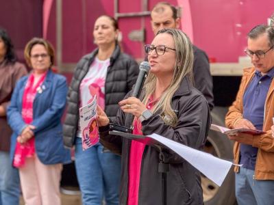 Nova Laranjeiras recebe a Carreta Rosa do programa saúde da mulher