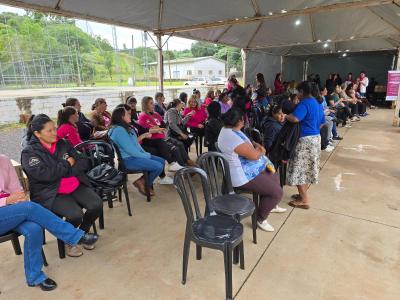 Nova Laranjeiras recebe a Carreta Rosa do programa saúde da mulher